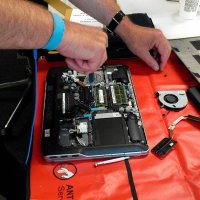 naprawianie laptopa